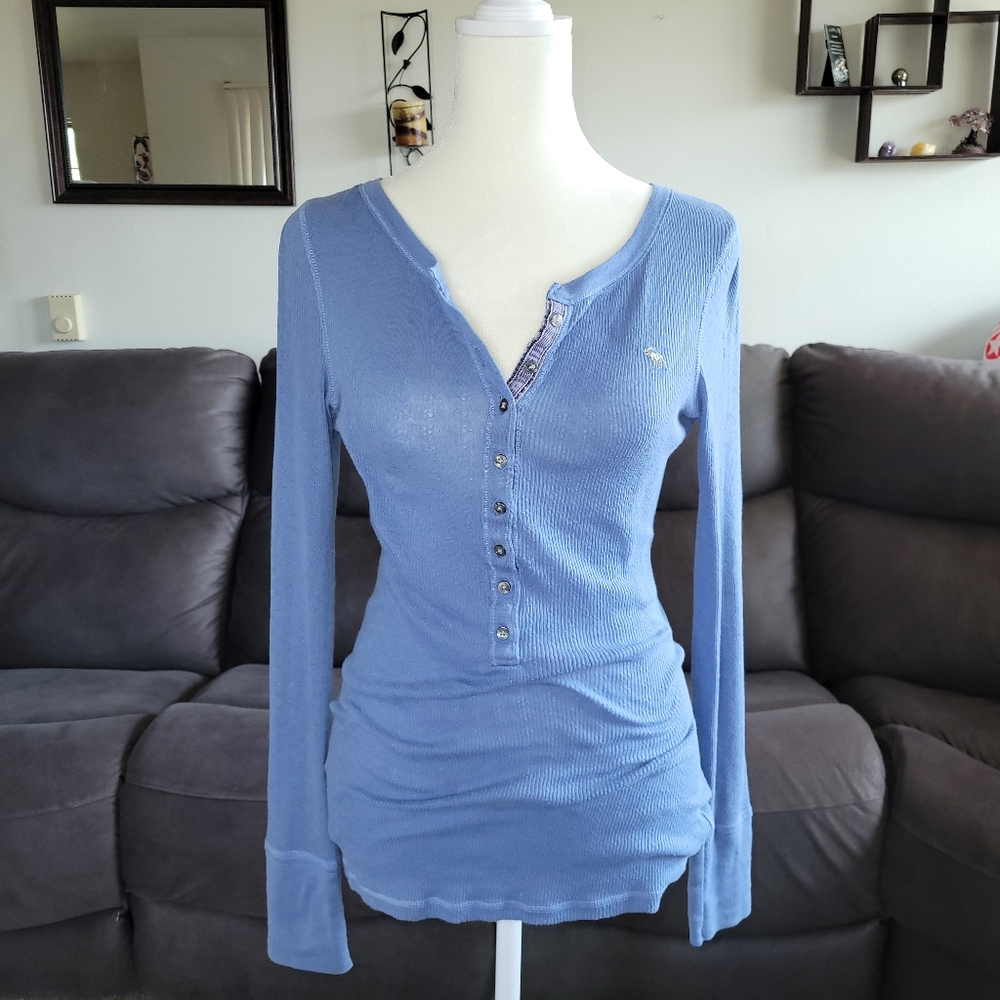 Vintage Y2k blue Abercrombie and Fitch henley size large